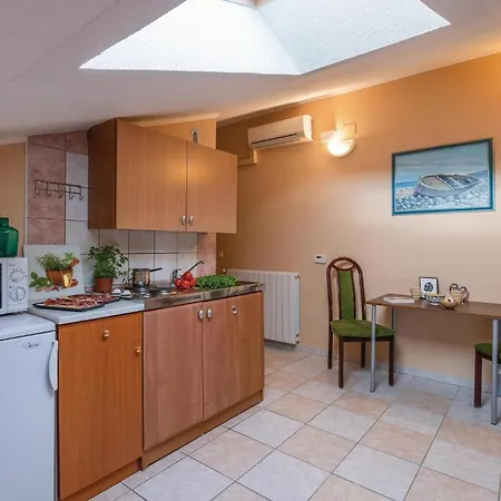 Awesome In With Kitchen Pula